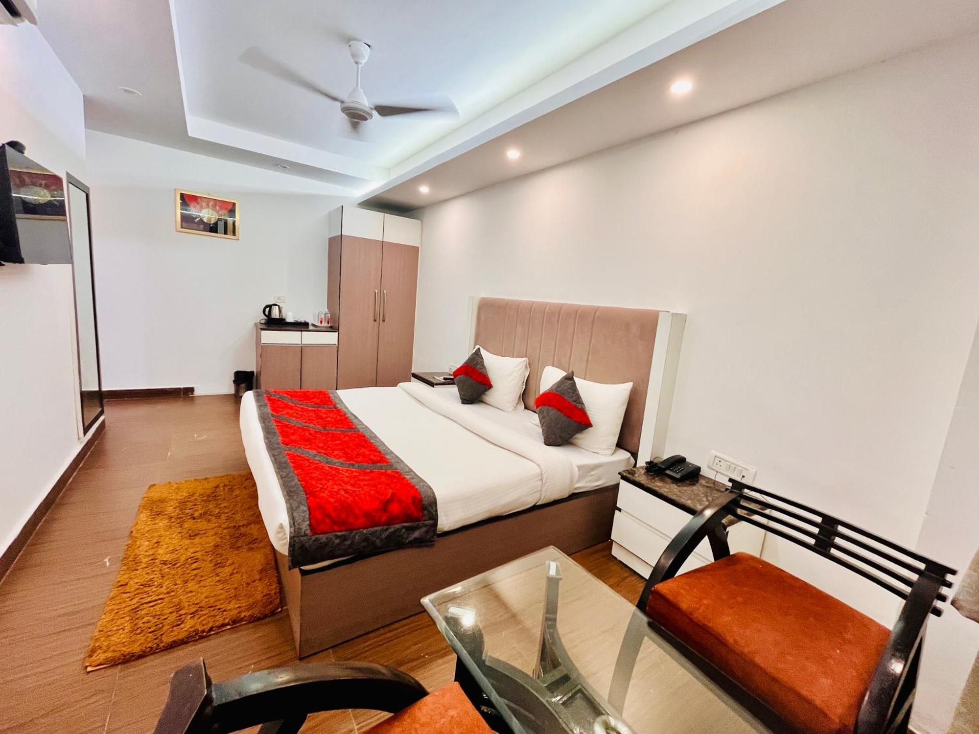 Hotel The Gold Inn - Karol Bagh Delhi Exterior photo