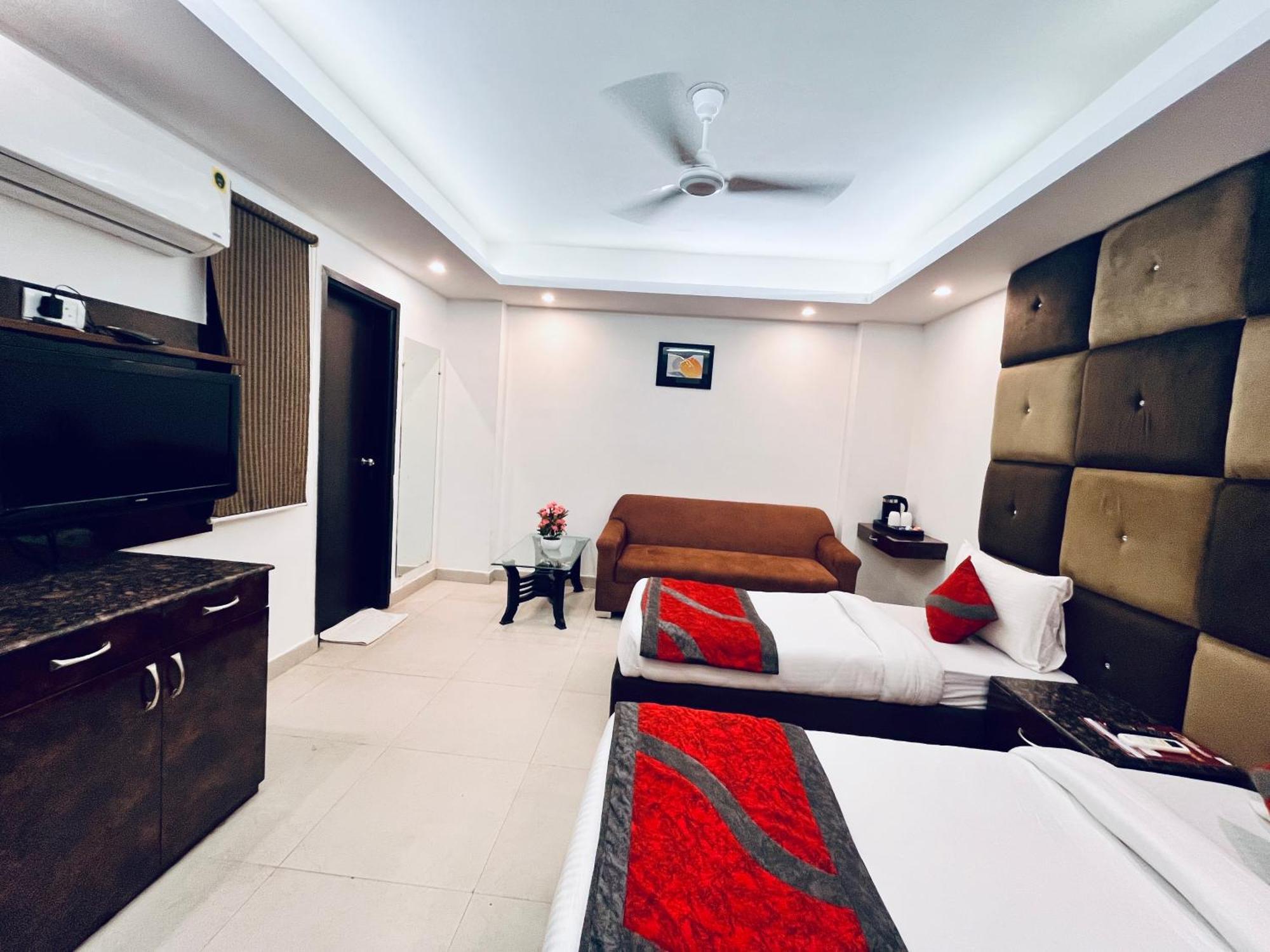Hotel The Gold Inn - Karol Bagh Delhi Exterior photo