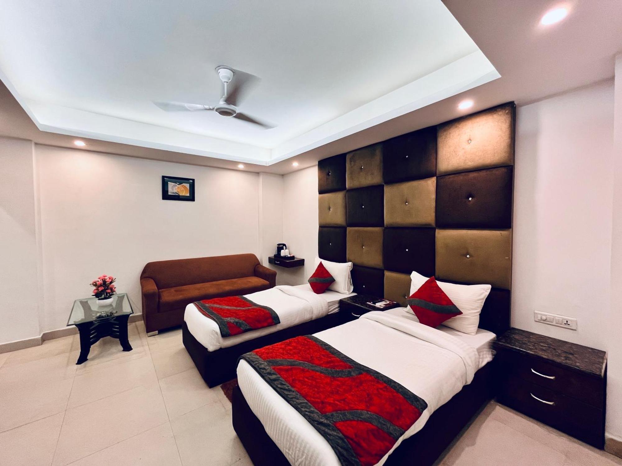 Hotel The Gold Inn - Karol Bagh Delhi Exterior photo