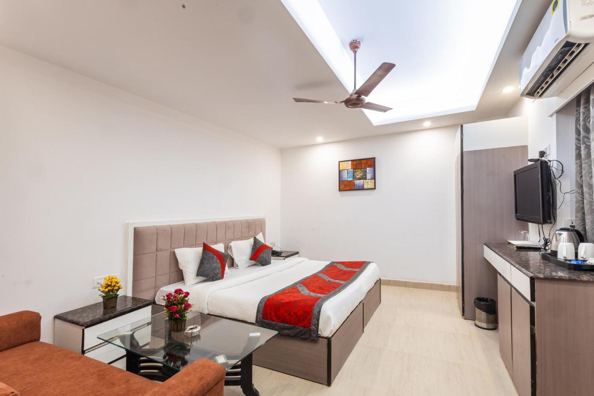 Hotel The Gold Inn - Karol Bagh Delhi Exterior photo