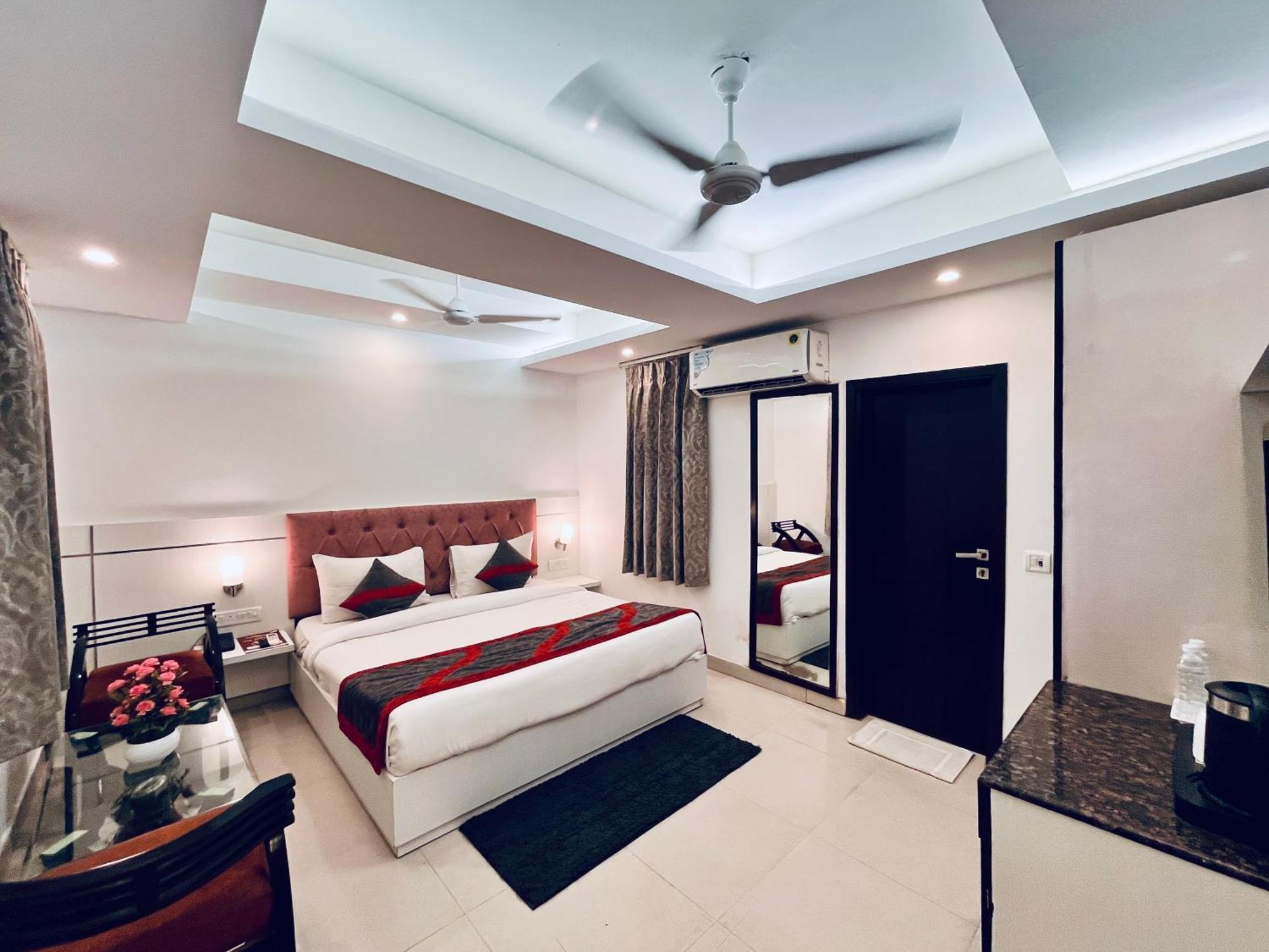 Hotel The Gold Inn - Karol Bagh Delhi Exterior photo