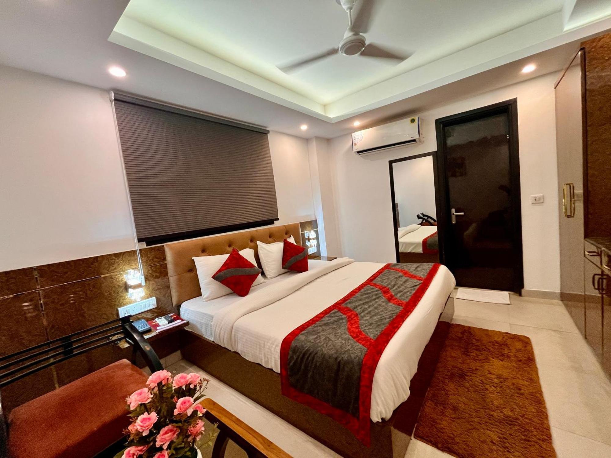 Hotel The Gold Inn - Karol Bagh Delhi Exterior photo