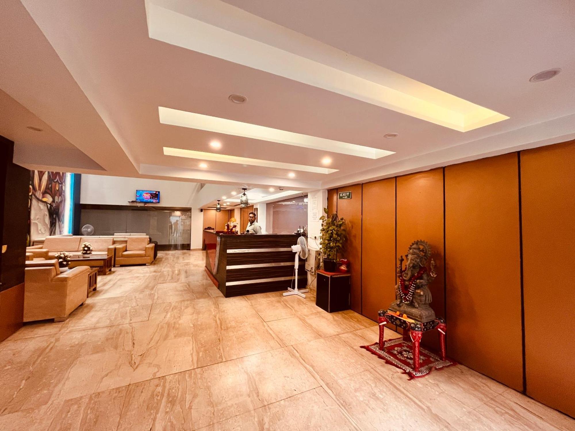 Hotel The Gold Inn - Karol Bagh Delhi Exterior photo