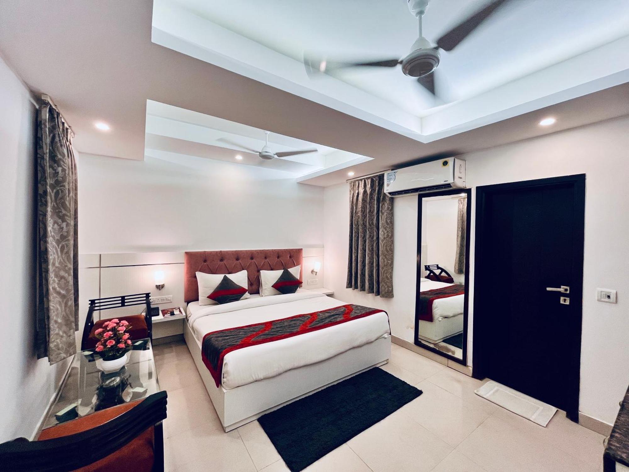 Hotel The Gold Inn - Karol Bagh Delhi Exterior photo