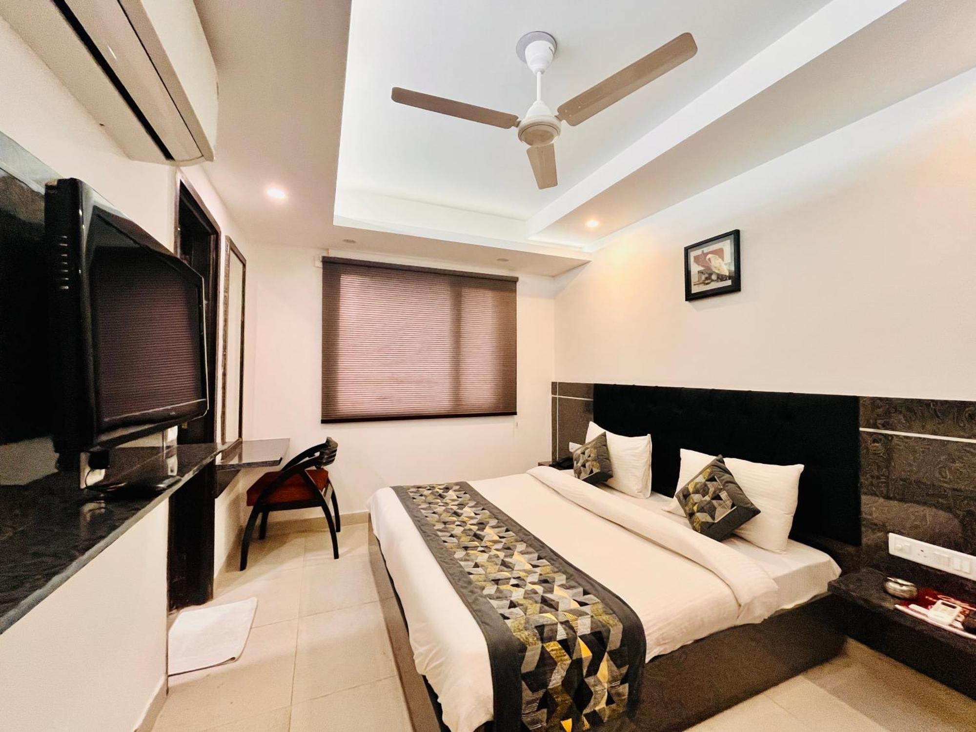 Hotel The Gold Inn - Karol Bagh Delhi Exterior photo
