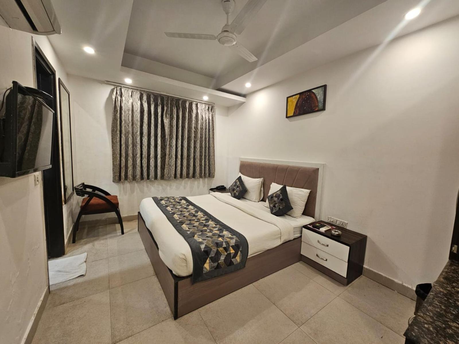 Hotel The Gold Inn - Karol Bagh Delhi Exterior photo